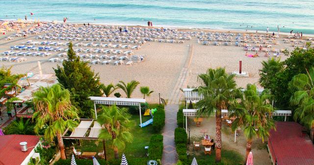 Elysee-Beach-MAIN