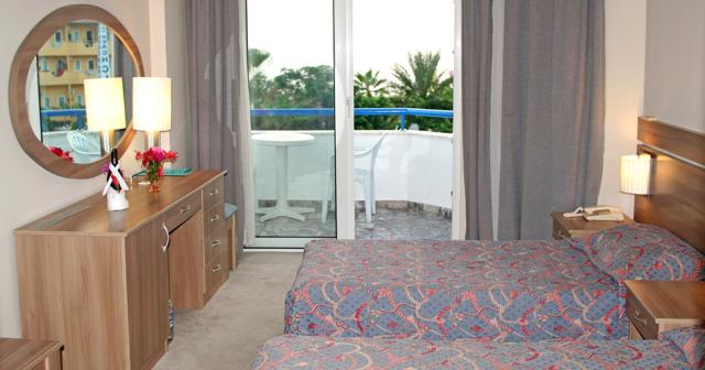 Elysee-Beach-ROOM