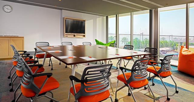 Aloft-Palm-Jumeirah-MEETING-ROOM