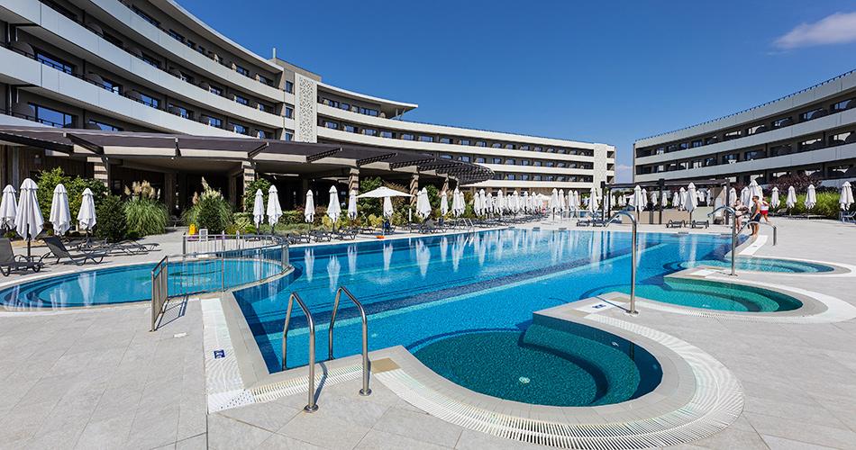 Aqua-Paradise-Resort-POOL-2021-01