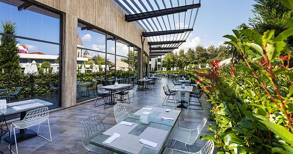 Aqua-Paradise-Resort-RESTAURANT-2021-02