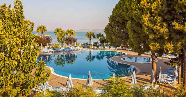 Lonicera-Resort-Spa-POOL-2022
