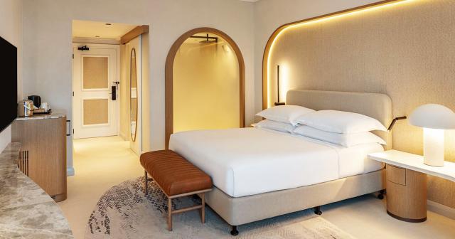 Sheraton-Jumeirah-Beach-Resort-DELUXE-ROOM-2025-02