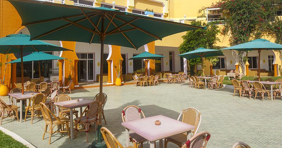Caribbean-World-Mahdia-OUTDOOR-BAR-2