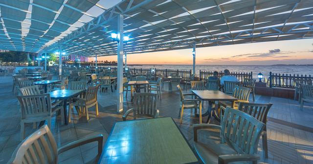 Lonicera-World-BEACH-RESTAURANT