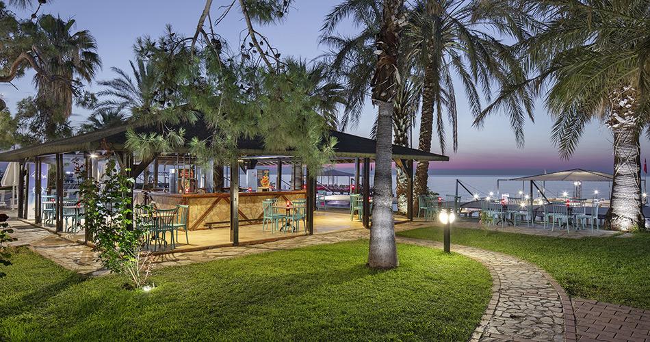 Grand-Ring-BEACH-BAR