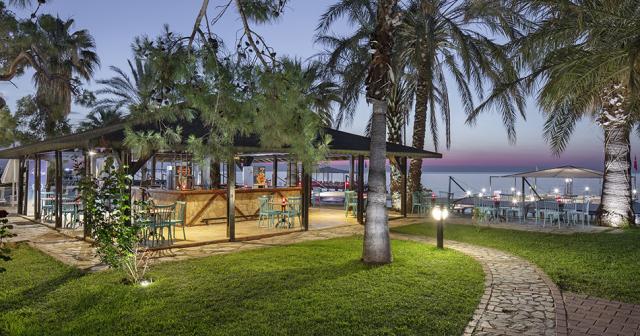 Grand-Ring-BEACH-BAR
