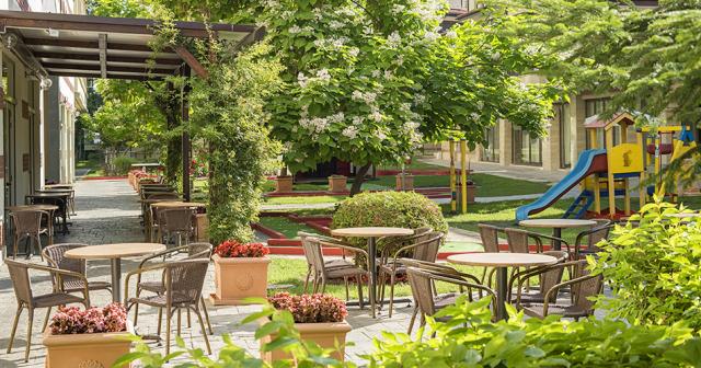 Melia-Sunny-Beach-Resort-OUTSIDE-SITTING