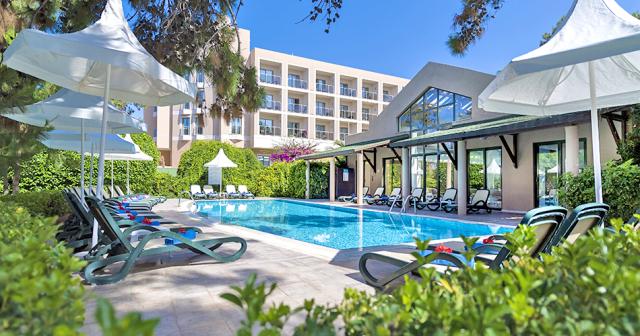 Turquoise-RELAX-POOL