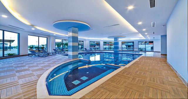 Lonicera-Premium-INSIDE-POOL-2022