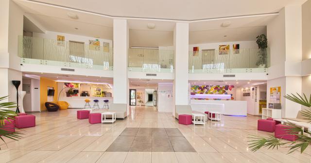 Arena-Mar-NEW-2025-LOBBY-02