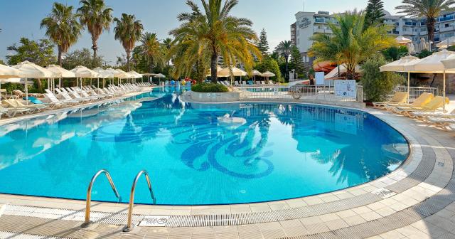 Seaden-Corolla-POOL-2025-02