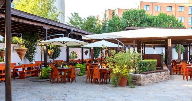 Trakia-Plaza-RESTAURANT-TERRACE-02-2023