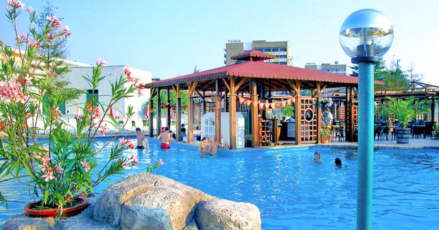 Trakia-Plaza-and-Apartments-POOL-6