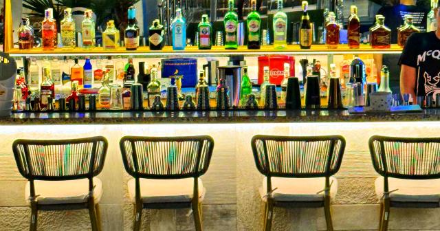Siena-Premium-Retreat-BAR