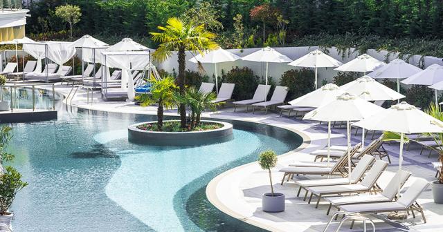 Siena-Premium-Retreat-POOL-02