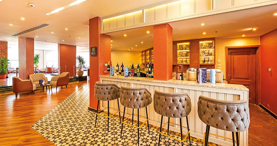 Golden-Beach-Resort-BAR-2023