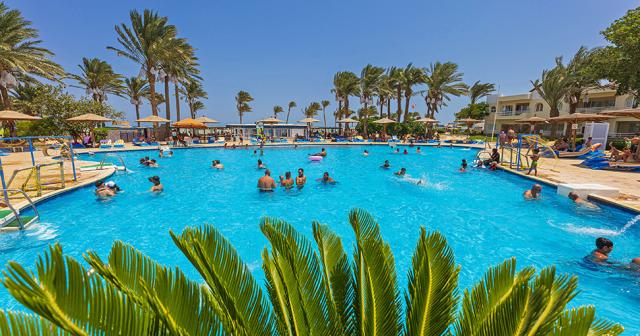 Golden-Beach-Resort-POOL-2023-02
