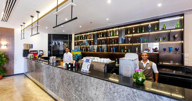 Golden-Beach-Resort-BAR-02-2023