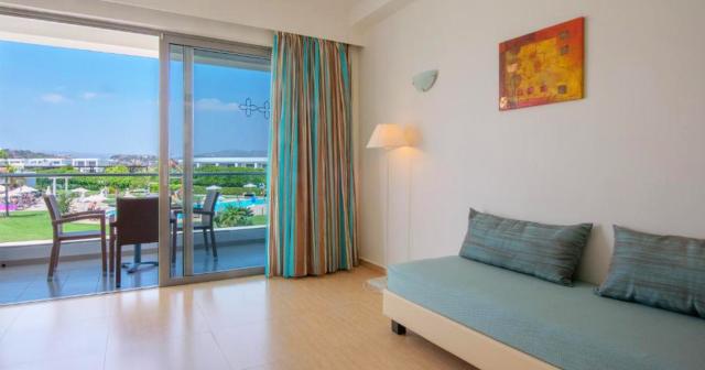 Asterias-Beach-Resort-2025-FAMILY-ROOM-02