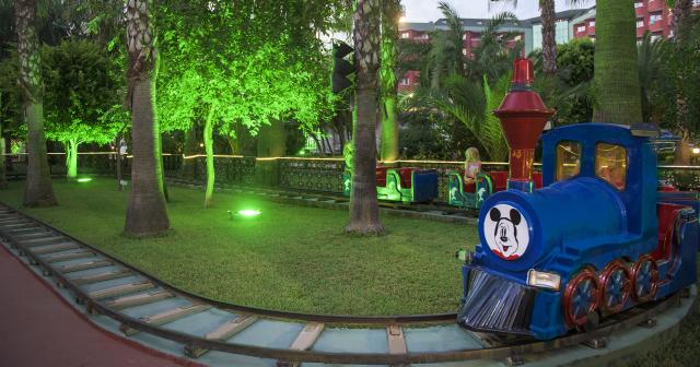 Delphin-Deluxe-LUNAPARK-2024-NEW-02