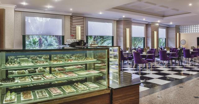 Delphin-Deluxe-ORIENT-CAFE-2024