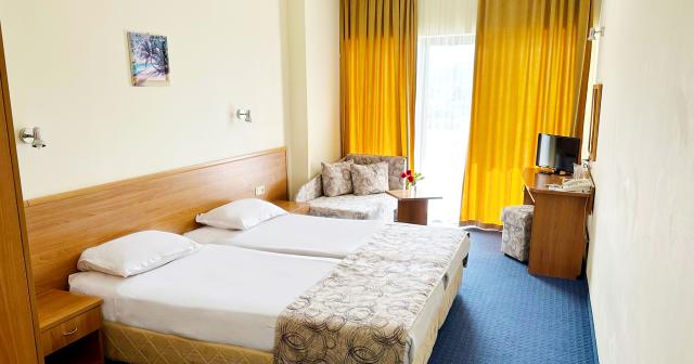 Perunika-ROOM-2025