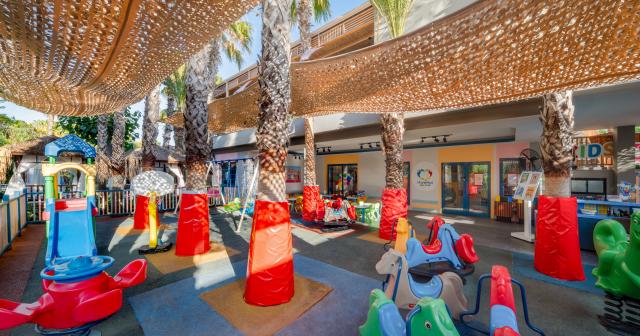 Delphin-Palace-KIDS-CLUB-2025