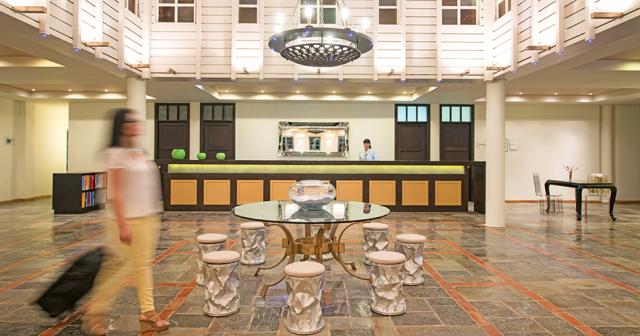 Silva-Beach-LOBBY