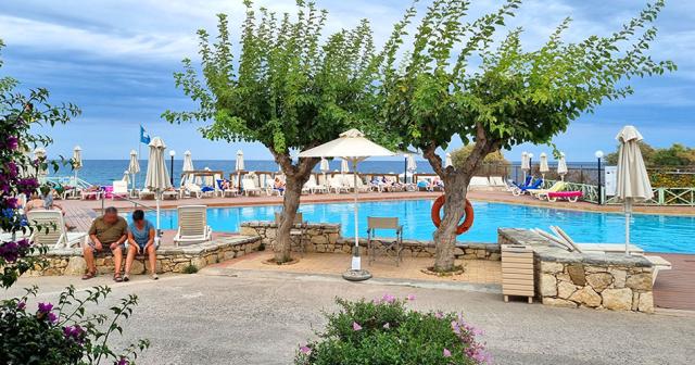 Silva-Beach-POOL-2022-02