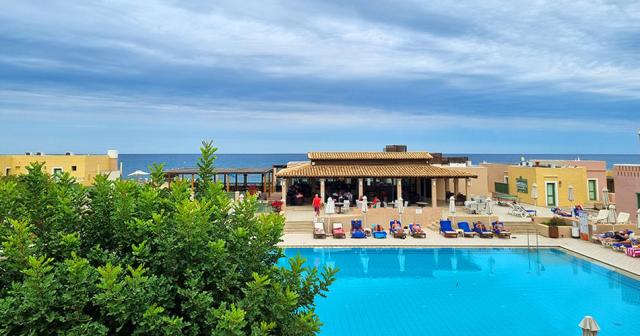 Silva-Beach-POOL-2022