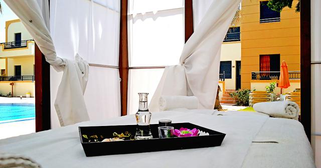 Blue-Aegean-Hotel-and-Suites-MASSAGE