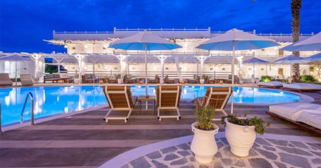 Aloe-ROOM-POOL-NIGHT