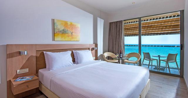 I-Resort-Beach-Hotel-and-Spa-STANDARD-COMFORT-ROOM-SEA-VIEW