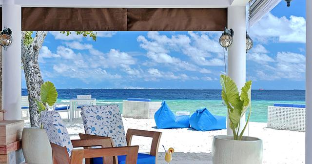 Malahini-Kuda-Bandos-BEACH-01