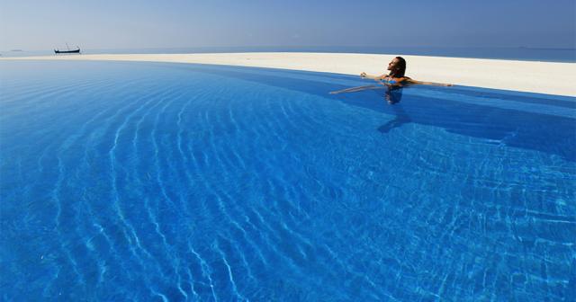 Velassaru-POOL