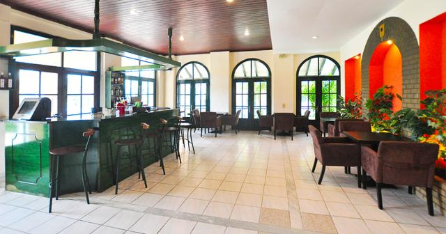 Acharavi-Garden-BAR