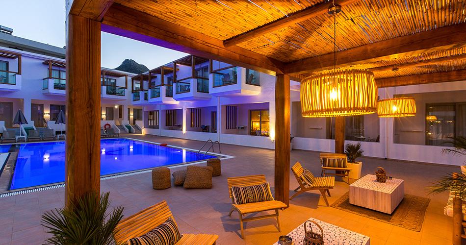 Nostos-Beach-Boutique-OUTDOOR-01