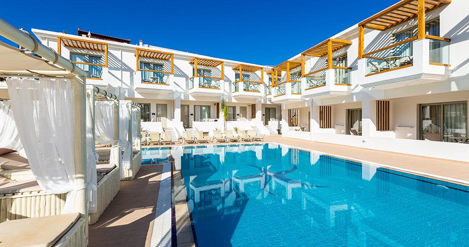 Nostos-Beach-Boutique-POOL-01