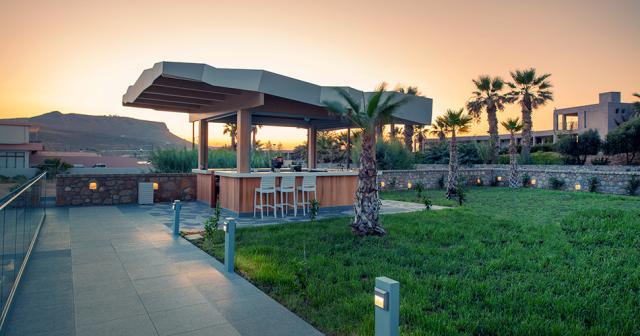 Arina-Beach-POOL-BAR-ZEUS