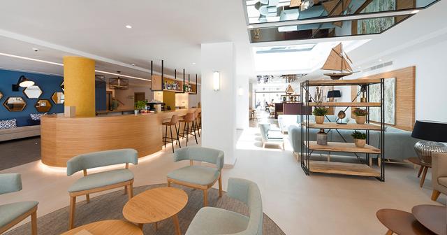 Kyrat-Amarac-Suites-BAR