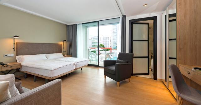 Kyrat-Amarac-Suites-STANDARD-ROOM-WITH-BALCONY-01