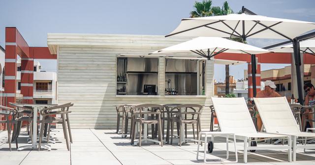 Kyrat-Amarac-Suites-POOL-BAR