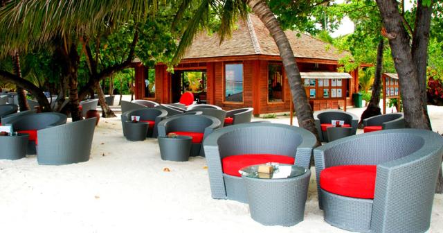 Meeru-Island-Resort-BAR