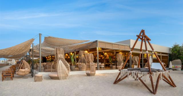 Delphin-Be-Grand-2025-BEACH-BAR-01