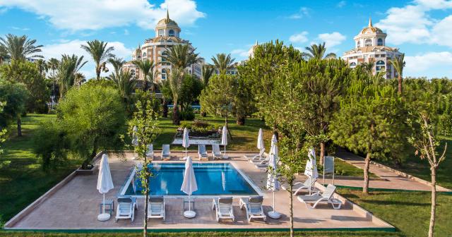 Delphin-Be-Grand-2025-JACCUZI-01