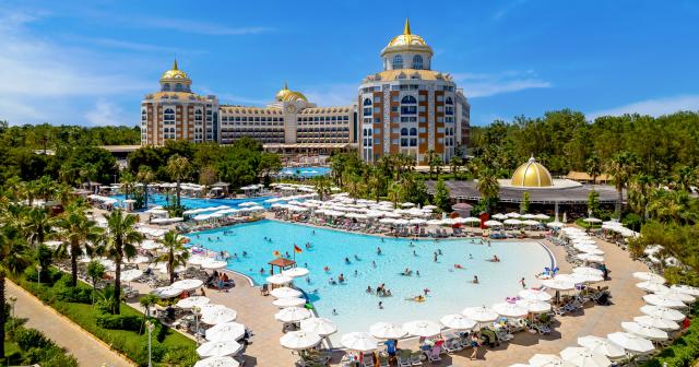 Delphin-Be-Grand-2025-POOL-01