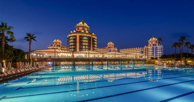 Delphin-Be-Grand-2025-POOL-02