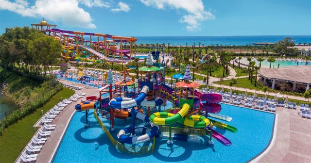 Delphin-Be-Grand-2025-AQUAPARK-01