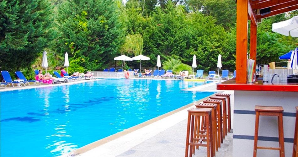 Hellinis-2023-POOL-BAR